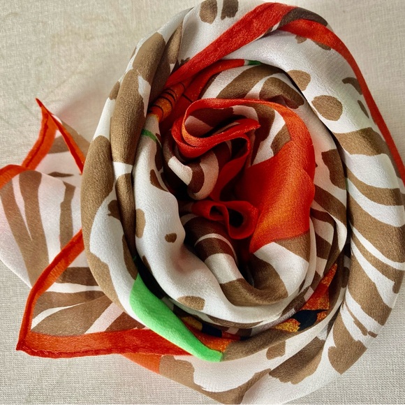 BILL BLASS colourful vintage silk scarf - Picture 7 of 10